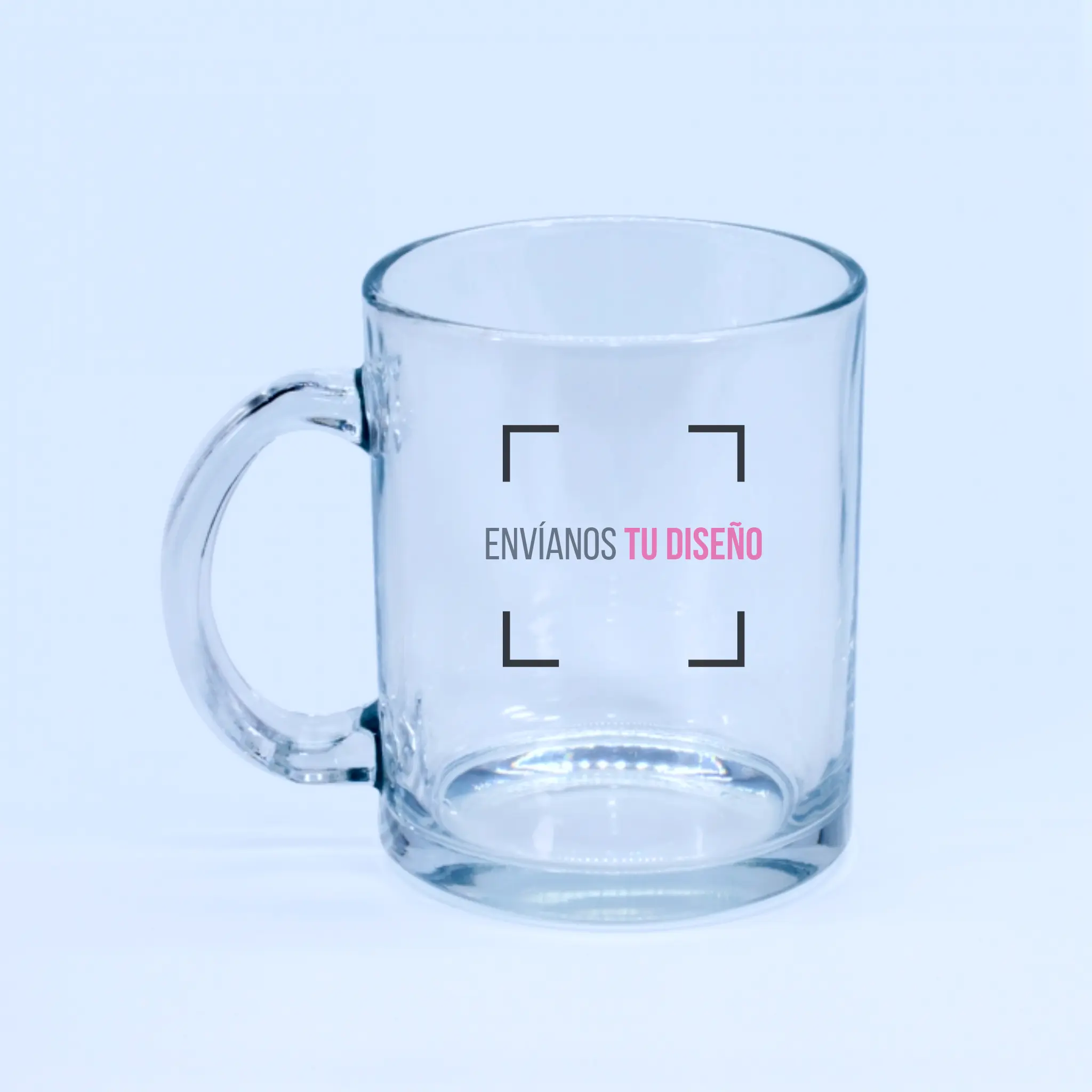 Taza de vidrio personalizada con tu diseño al frente, en vidrio transparente de 11 oz.