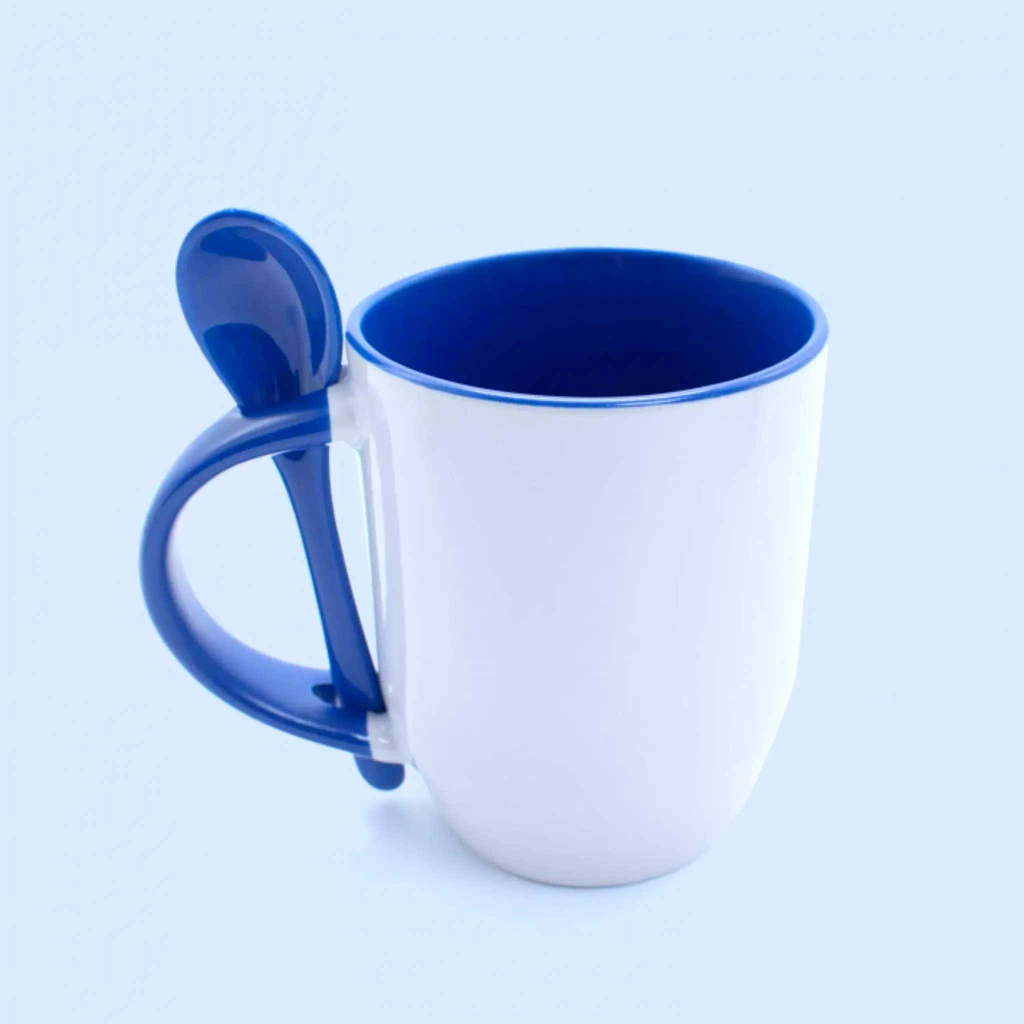 Tazón con cuchara azul sin diseño aplicado, ideal para personalización con logo o imagen.