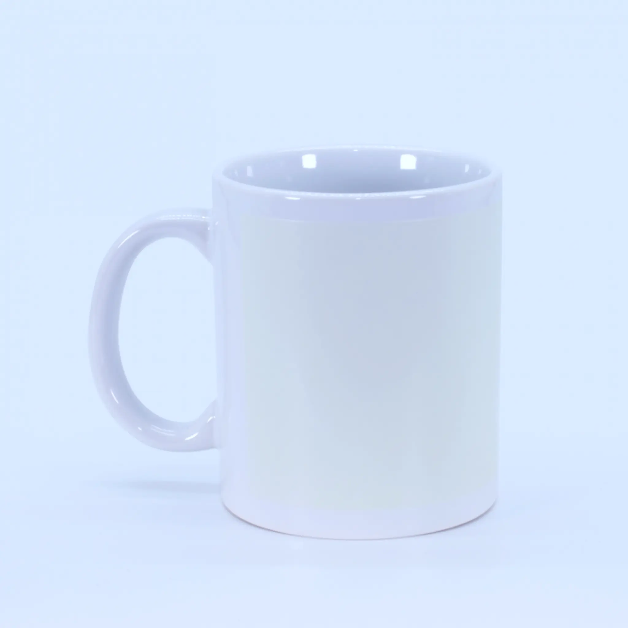 Tazón fosforescente blanco listo para personalizar con la imagen que desees.