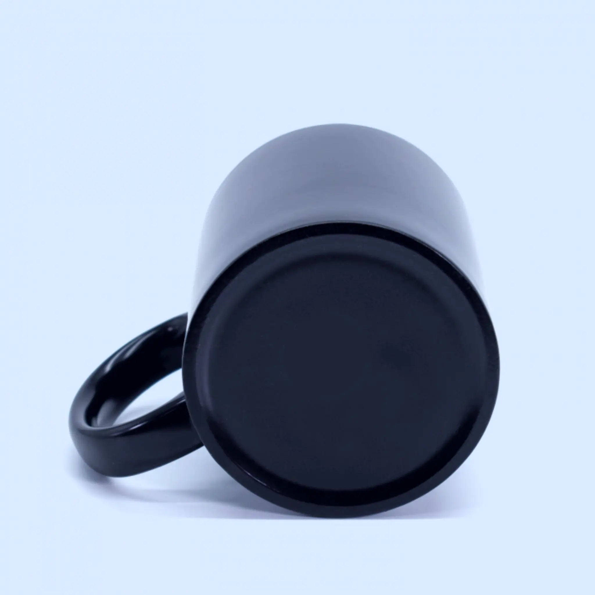 Base del tazón mágico personalizado de 11 oz en color negro.