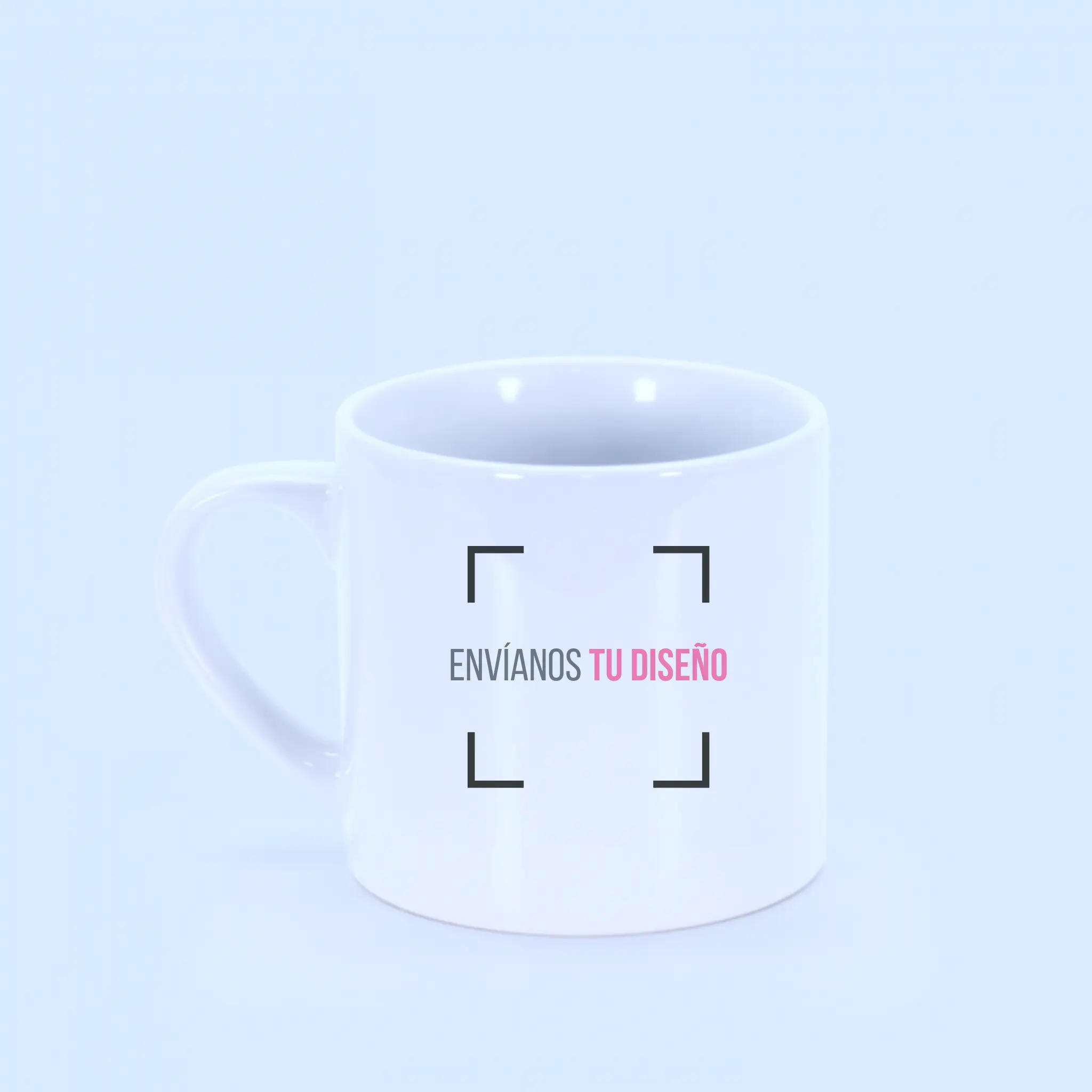 Tazón pequeño blanco personalizado con la frase "envíanos el diseño" al frente, ideal para regalos o uso personal.